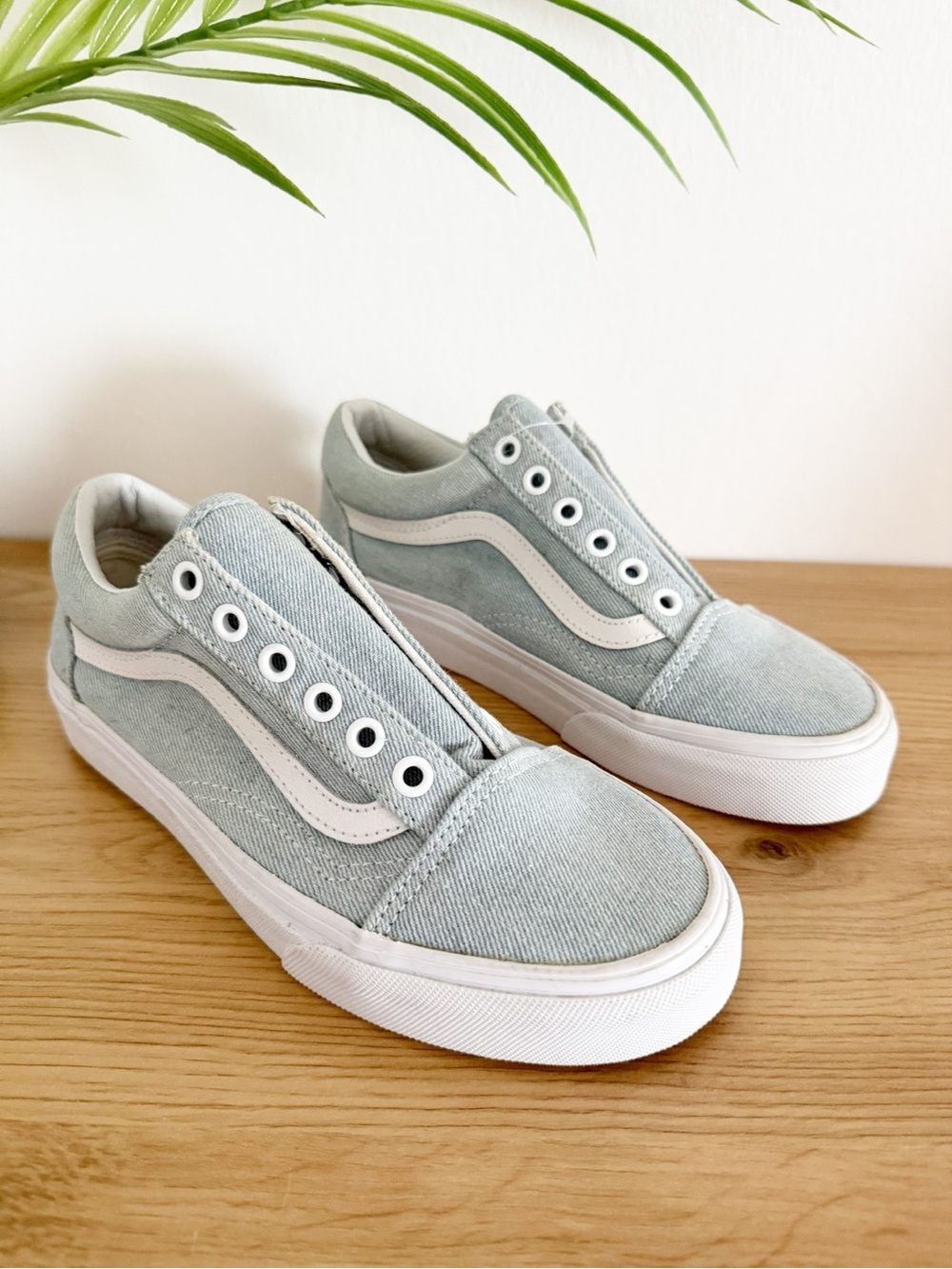 NEW Vans Sky Blue Canvas Low Top Sneakers Size 5